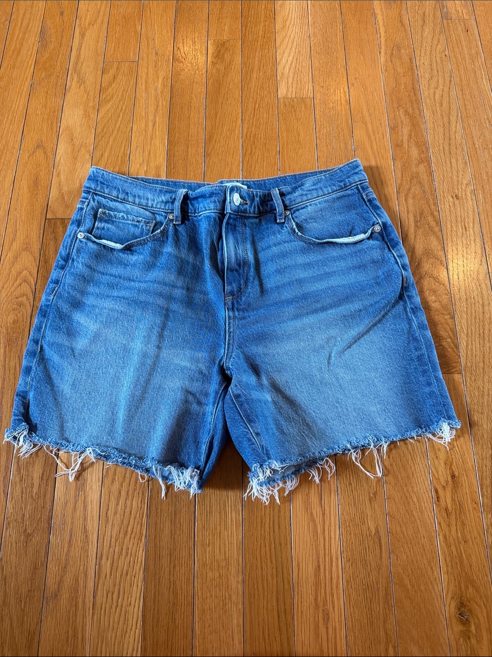 Loft Blue Jeans Denim Shorts size 29 / 8 Cutoff High Rise 5” Inseam